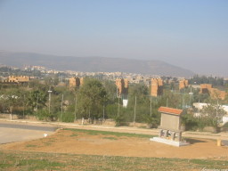 Algerie: Ruines encore apparentes dans la ville...