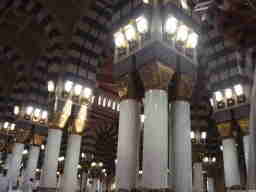 Intérieur de la mosquée du Prophète.