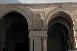 la structure des colonnes est romaine.