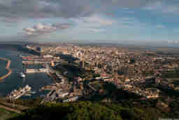 Algérie: Vue du port d'Oran prise de Santa Cruz.